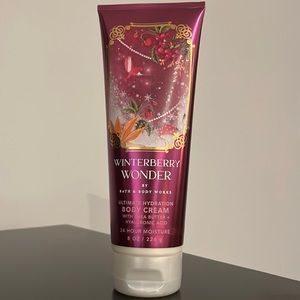 NWT Bath and Body Works Winterberry Wonder Body Cream